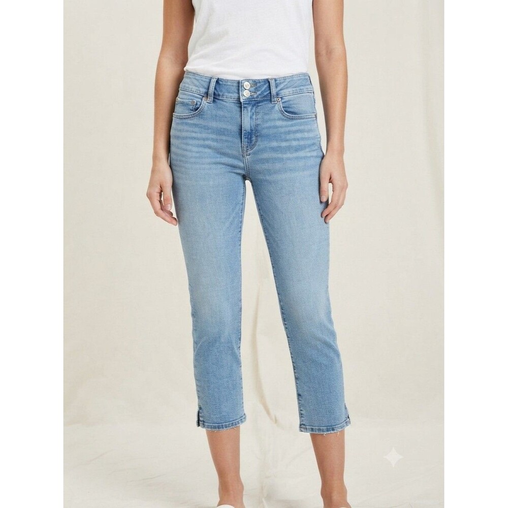 American Eagle Outfitters Women's 12 High Rise Slim Capri Light Wash Stretch